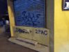 Tineri sancționați după ce și-au exprimat “creativitatea” prin graffiti, pe fațadele unui bloc